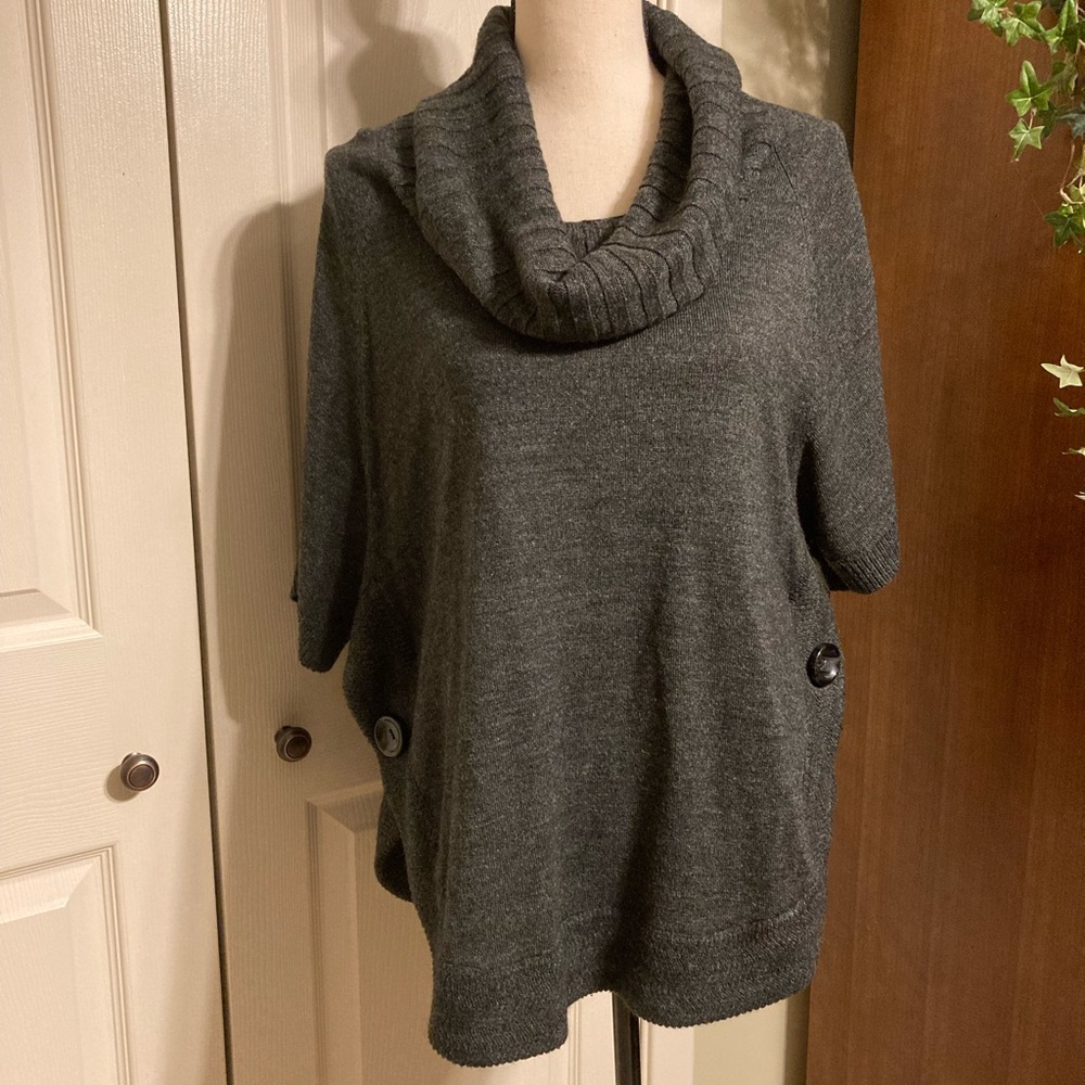 Outback Red. Dark gray cowl neck sweater size large